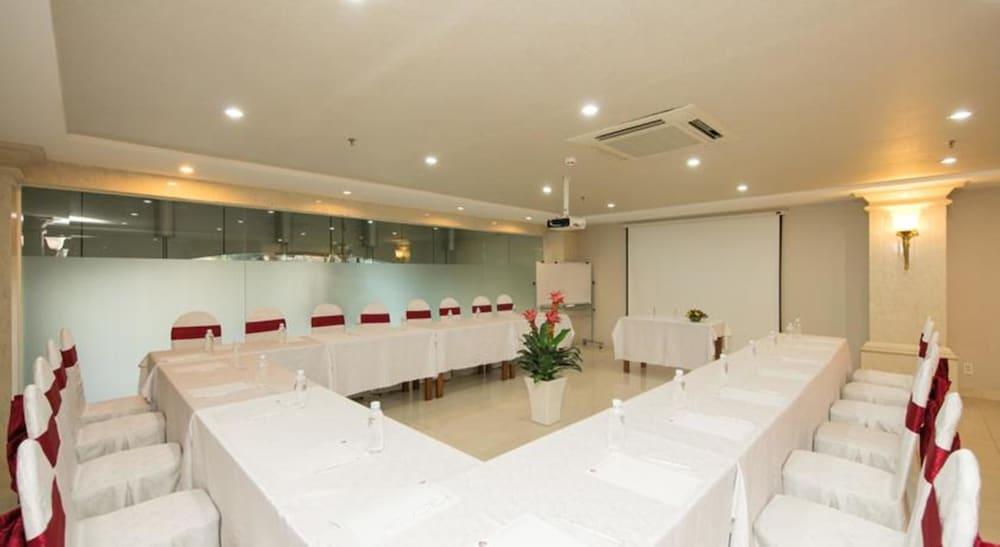White Lion Hotel Ho Chi Minh City Exterior photo